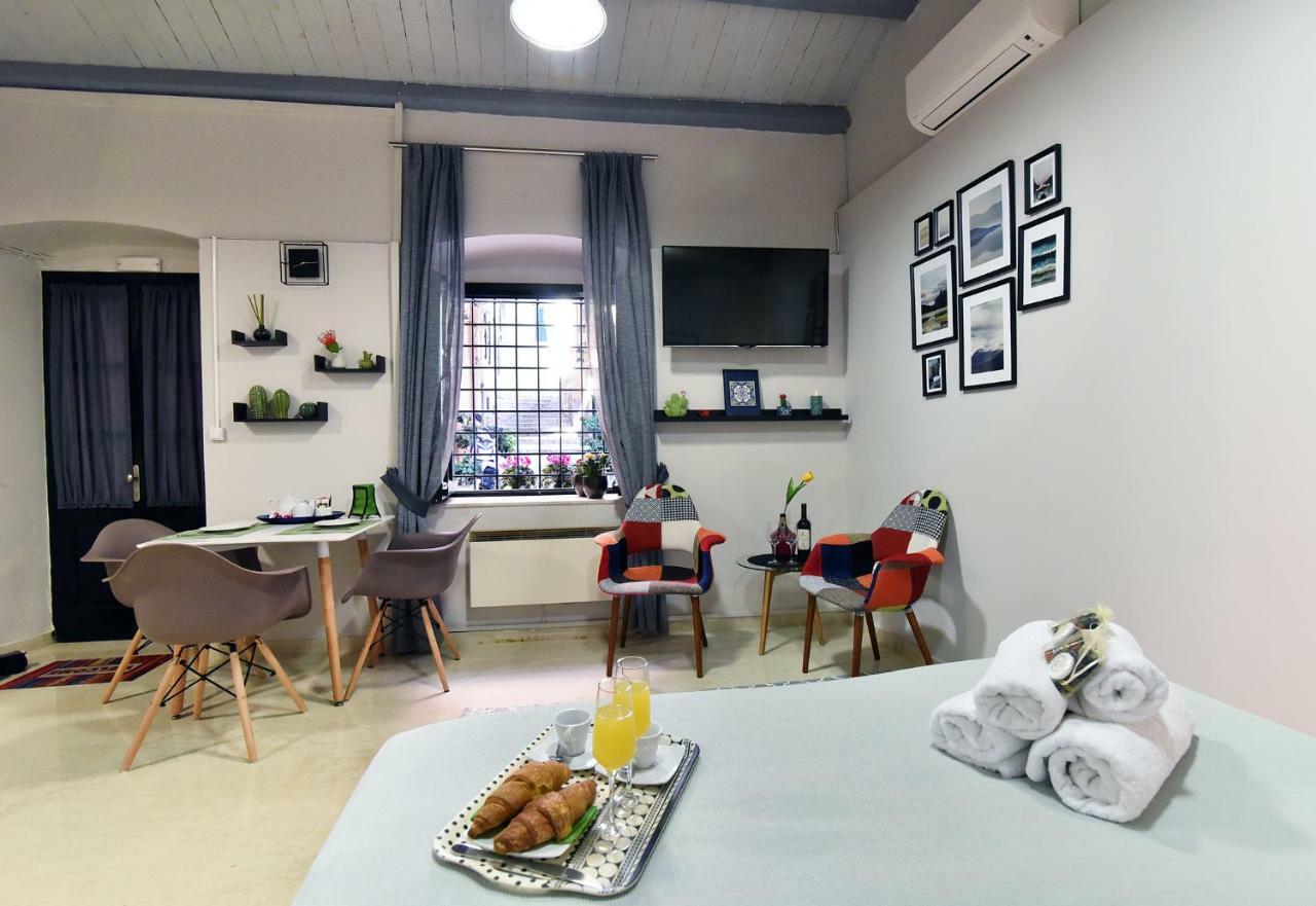 コルフ島 Charming Venetian Town House In The Old Town Of Corfuヴィラ エクステリア 写真